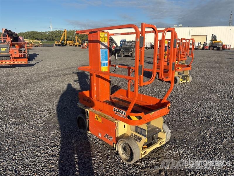JLG 1230ES Vertical Mast Lift Vertikalna dvigala
