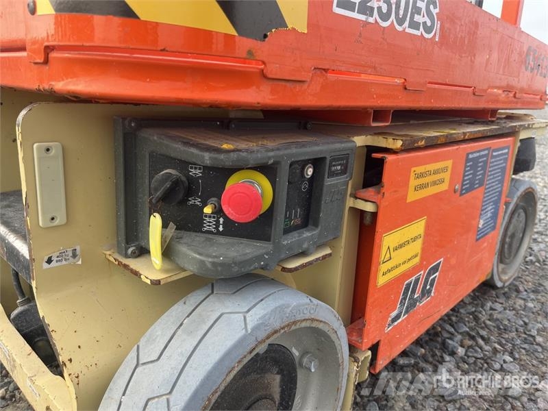 JLG 1230ES Vertical Mast Lift رافعات السارية الرأسية