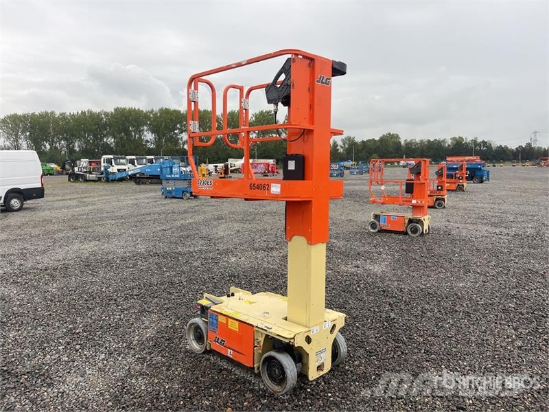 JLG 1230ES Vertical Mast Lift 垂直昇降型リフト