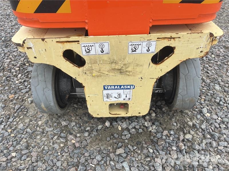 JLG 1230ES Vertical Mast Lift رافعات السارية الرأسية