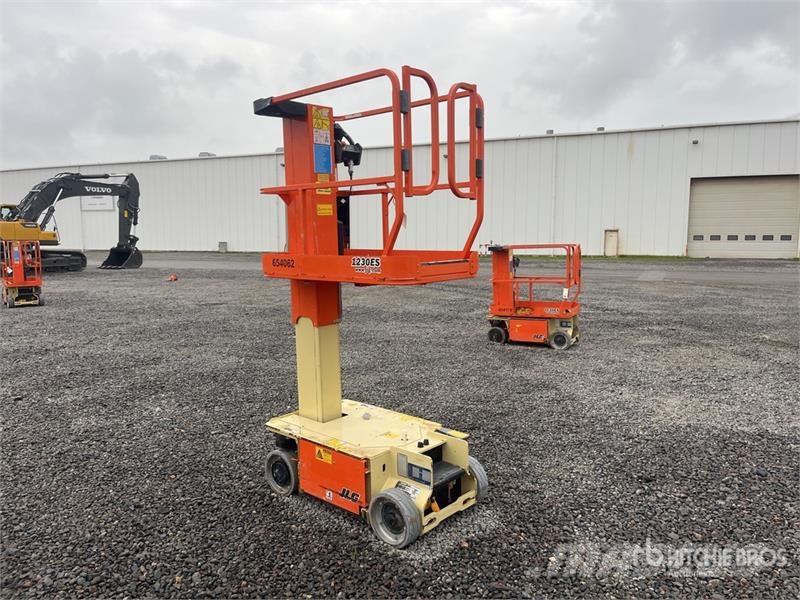 JLG 1230ES Vertical Mast Lift 垂直昇降型リフト