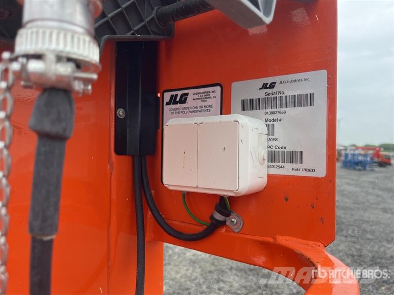 JLG 1230ES Vertical Mast Lift 垂直昇降型リフト