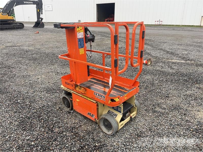 JLG 1230ES Vertical Mast Lift 垂直昇降型リフト
