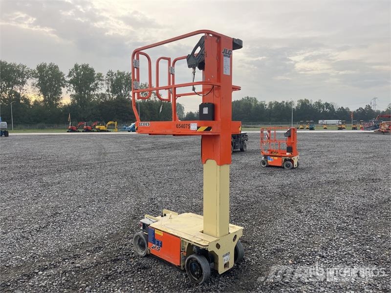 JLG 1230ES Vertical Mast Lift رافعات السارية الرأسية