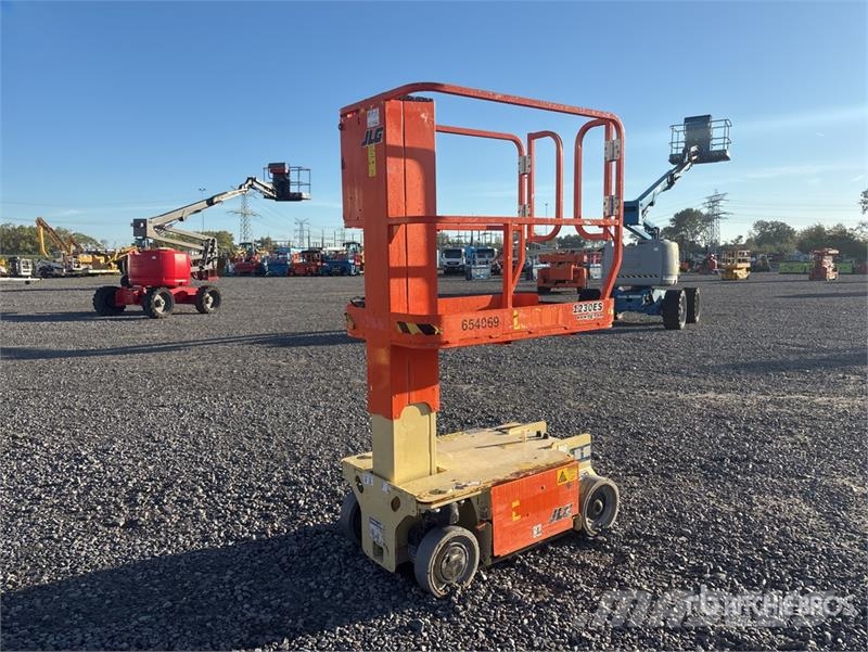 JLG 1230ES Vertical Mast Lift Vertikalna dvigala