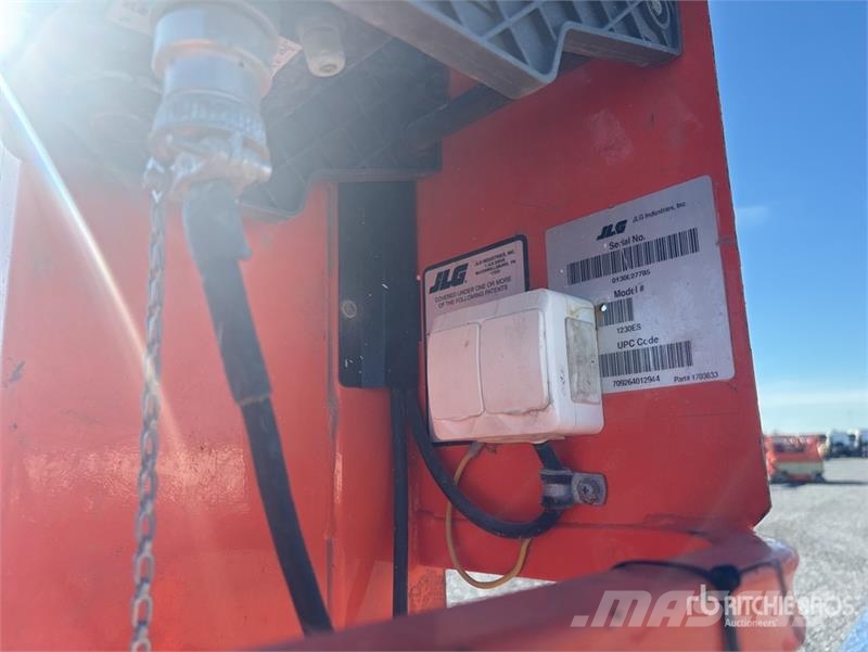 JLG 1230ES Vertical Mast Lift Vertikālie pacēlāji