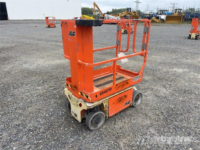 JLG 1230ES Vertical Mast Lift رافعات السارية الرأسية