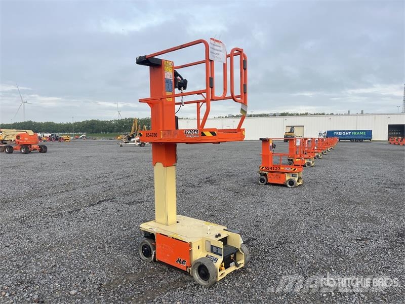JLG 1230ES Vertical Mast Lift 垂直昇降型リフト