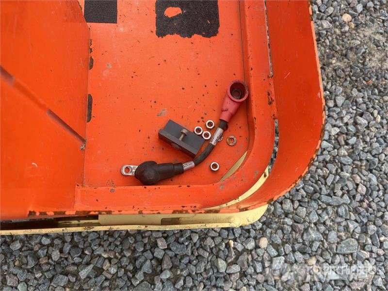 JLG 1230ES Vertical Mast Lift (Inoperable) 垂直昇降型リフト