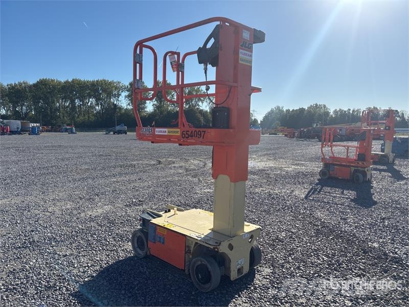JLG 1230ES Vertical Mast Lift Vertikální sloupové výtahy