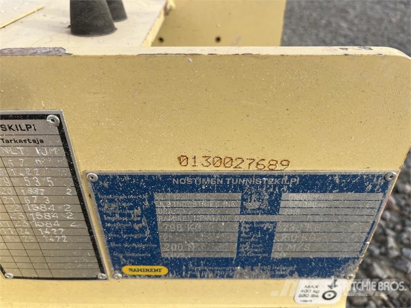 JLG 1230ES Vertical Mast Lift 垂直昇降型リフト