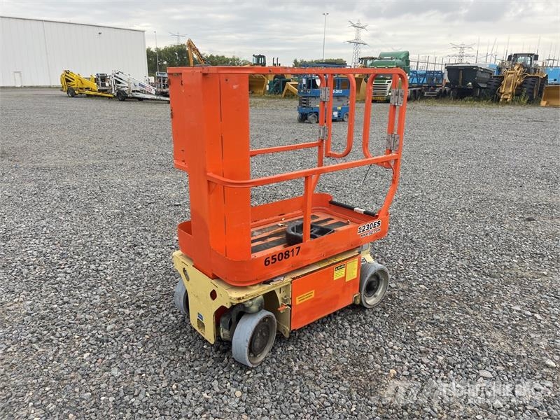 JLG 1230ES Vertical Mast Lift (Inoperable) 垂直昇降型リフト
