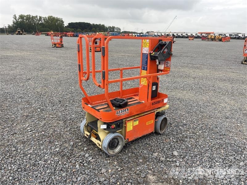 JLG 1230ES Vertical Mast Lift (Inoperable) 垂直昇降型リフト