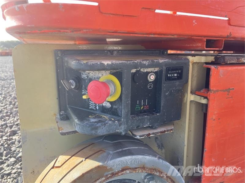 JLG 1230ES Vertical Mast Lift رافعات السارية الرأسية