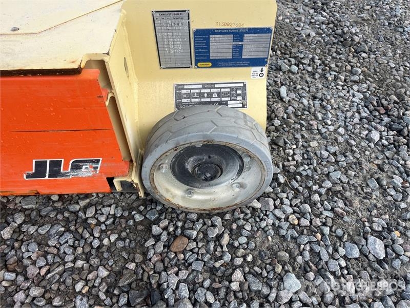 JLG 1230ES Vertical Mast Lift رافعات السارية الرأسية