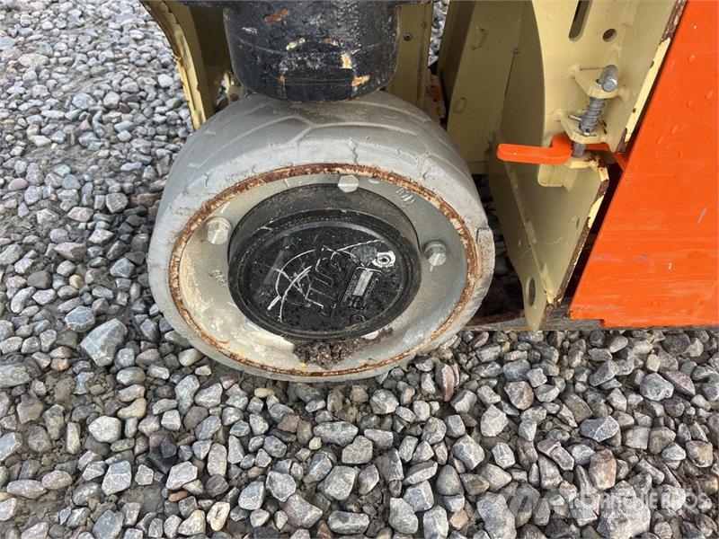 JLG 1230ES Vertical Mast Lift 垂直昇降型リフト