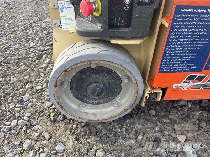 JLG 1230ES Vertical Mast Lift 垂直昇降型リフト