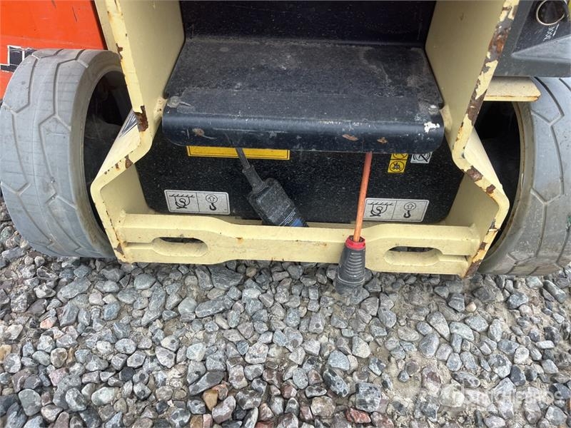 JLG 1230ES Vertical Mast Lift 垂直昇降型リフト