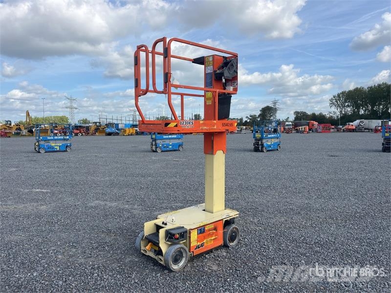JLG 1230ES Vertical Mast Lift Vertikālie pacēlāji