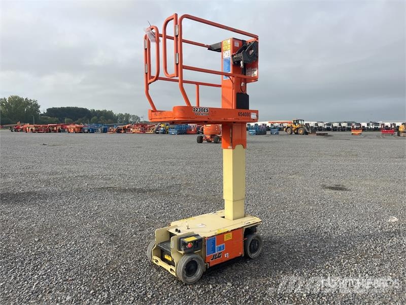 JLG 1230ES Vertical Mast Lift 垂直昇降型リフト