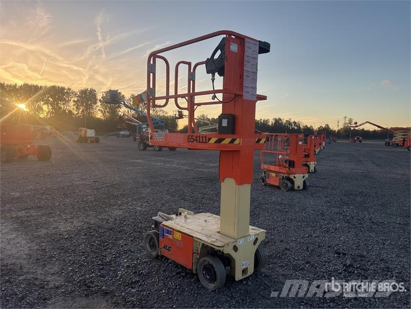 JLG 1230ES Vertical Mast Lift Vertikalna dvigala