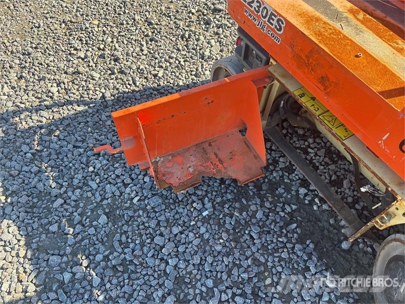 JLG 1230ES Vertical Mast Lift (Inoperable) Vertikālie pacēlāji