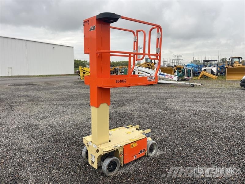 JLG 1230ES Vertical Mast Lift 垂直昇降型リフト