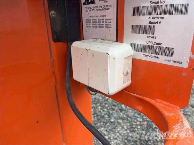 JLG 1230ES Vertical Mast Lift 垂直昇降型リフト