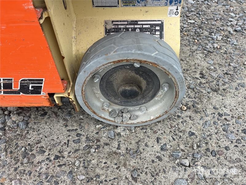 JLG 1230ES Vertical Mast Lift رافعات السارية الرأسية