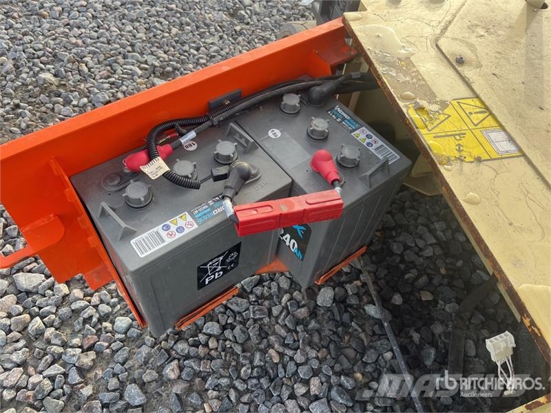 JLG 1230ES Vertical Mast Lift رافعات السارية الرأسية