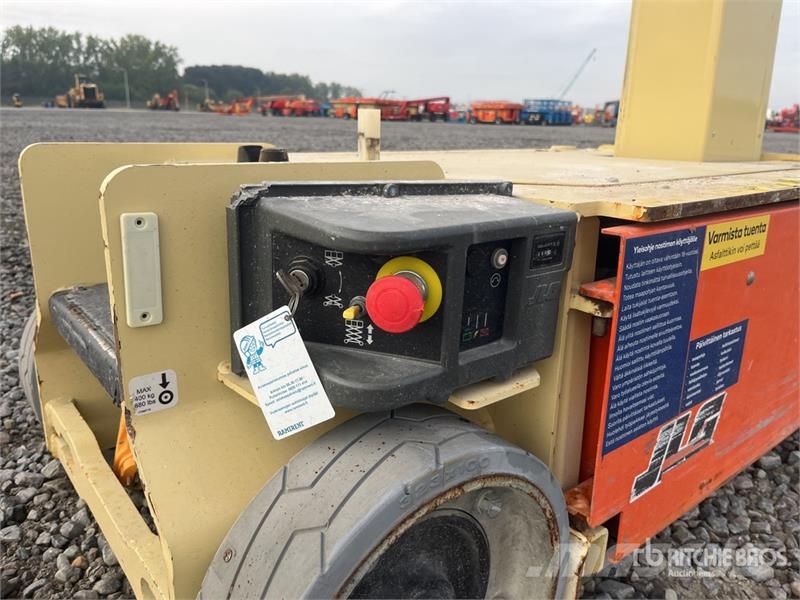 JLG 1230ES Vertical Mast Lift رافعات السارية الرأسية
