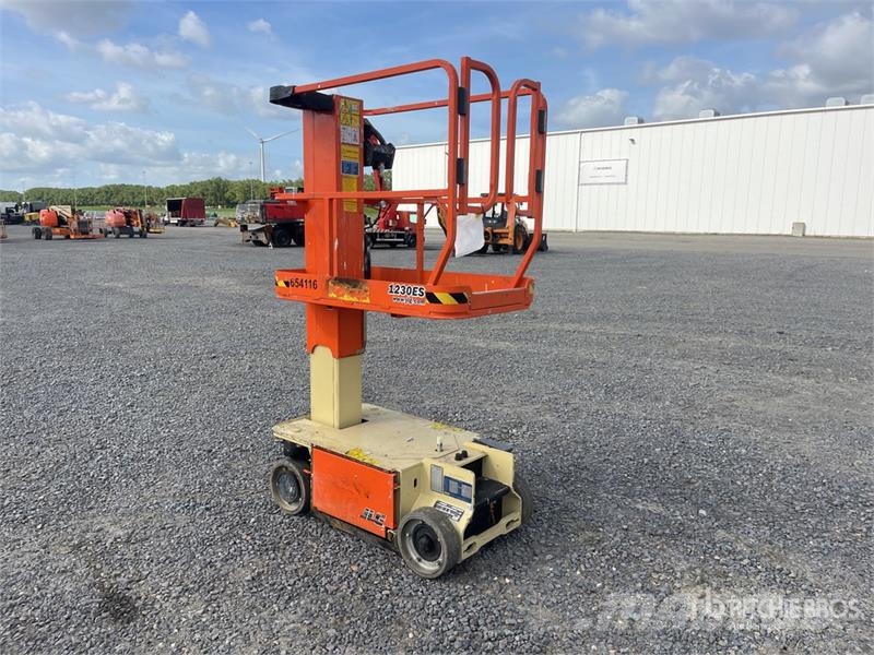 JLG 1230ES Vertical Mast Lift Personenliften en invalideliften