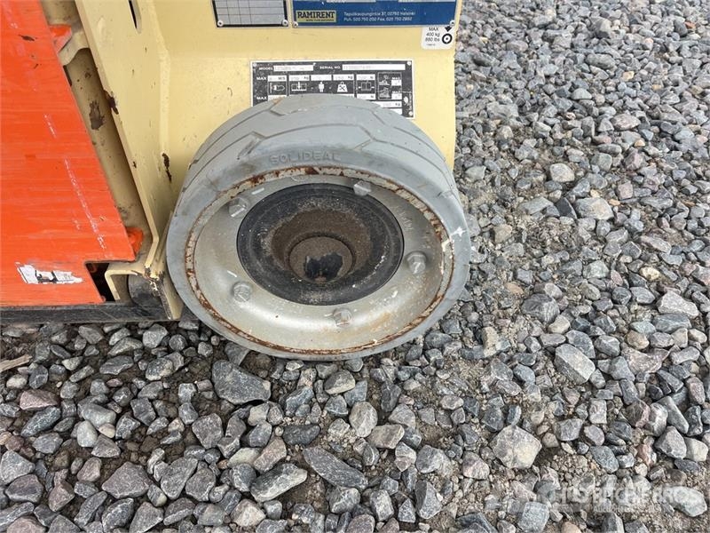 JLG 1230ES Vertical Mast Lift 垂直昇降型リフト