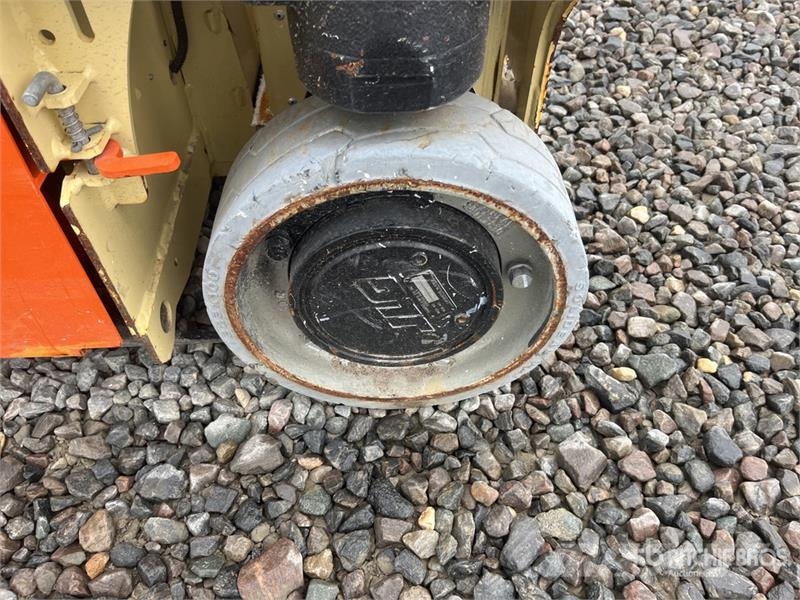 JLG 1230ES Vertical Mast Lift 垂直昇降型リフト