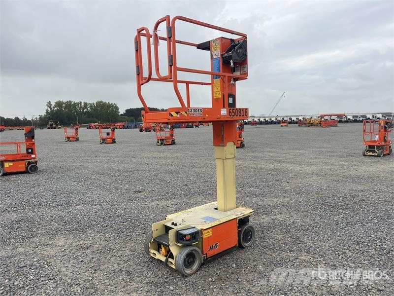 JLG 1230ES Vertical Mast Lift 垂直昇降型リフト