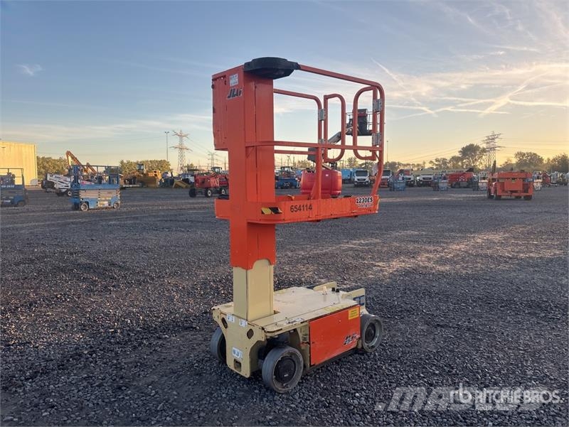 JLG 1230ES Vertical Mast Lift Vertikalna dvigala