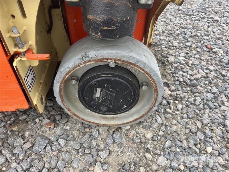 JLG 1230ES Vertical Mast Lift رافعات السارية الرأسية