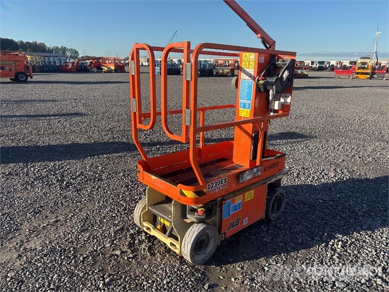 JLG 1230ES Vertical Mast Lift Vertikalna dvigala