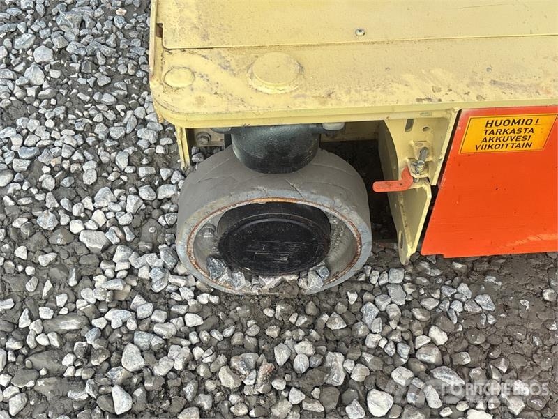 JLG 1230ES Vertical Mast Lift Vertikalna dvigala