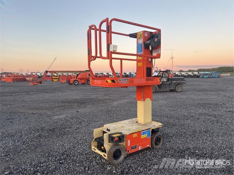 JLG 1230ES Vertical Mast Lift Vertikalna dvigala