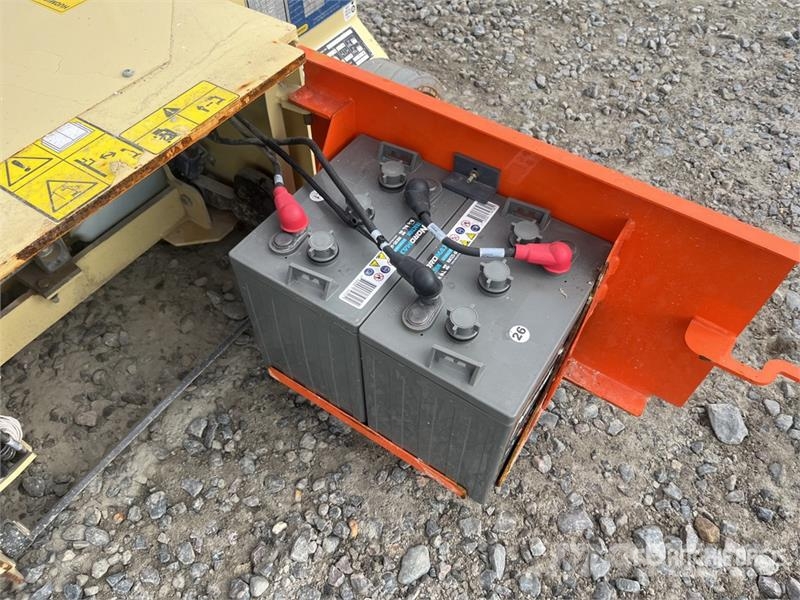 JLG 1230ES Vertical Mast Lift 垂直昇降型リフト