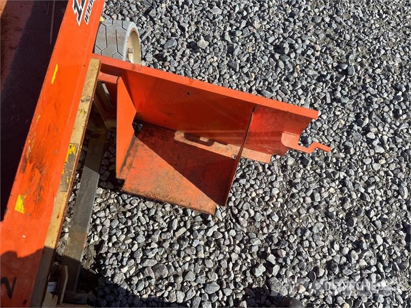 JLG 1230ES Vertical Mast Lift (Inoperable) Vertikālie pacēlāji