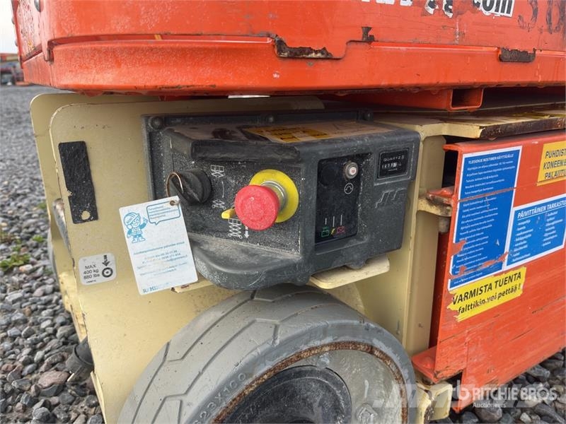 JLG 1230ES Vertical Mast Lift رافعات السارية الرأسية