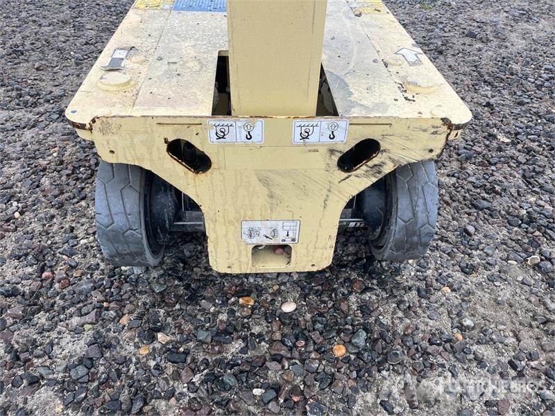 JLG 1230ES Vertical Mast Lift 垂直昇降型リフト
