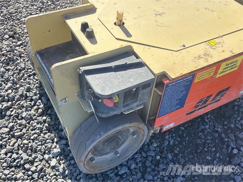 JLG 1230ES Vertical Mast Lift Vertikālie pacēlāji