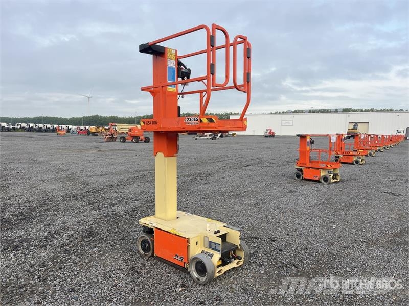 JLG 1230ES Vertical Mast Lift 垂直昇降型リフト