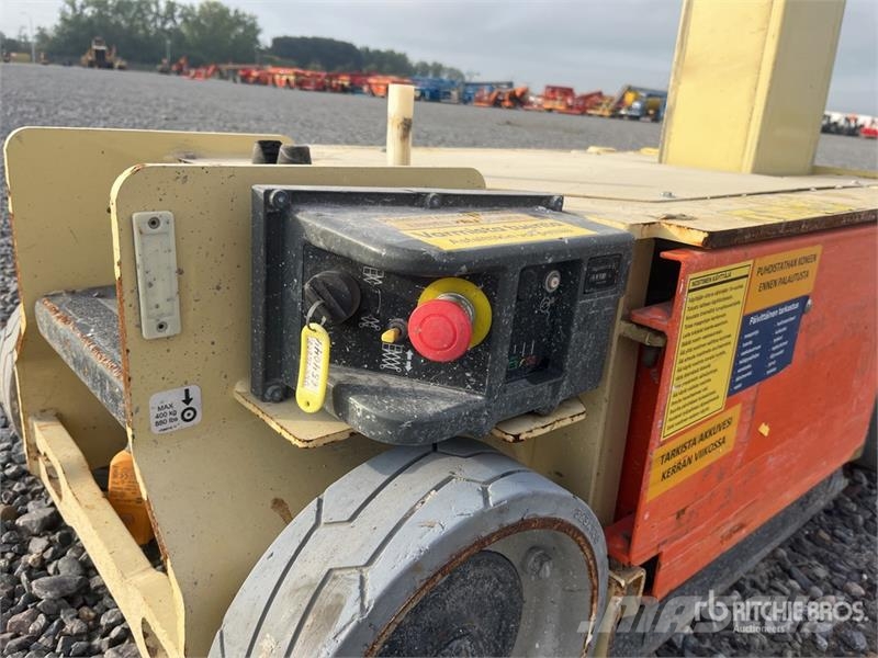JLG 1230ES Vertical Mast Lift 垂直昇降型リフト