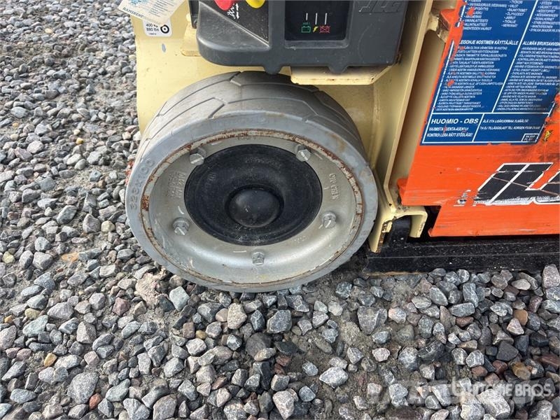 JLG 1230ES Vertical Mast Lift 垂直昇降型リフト