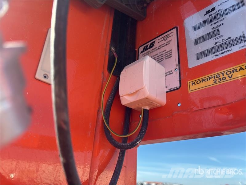 JLG 1230ES Vertical Mast Lift Vertikální sloupové výtahy