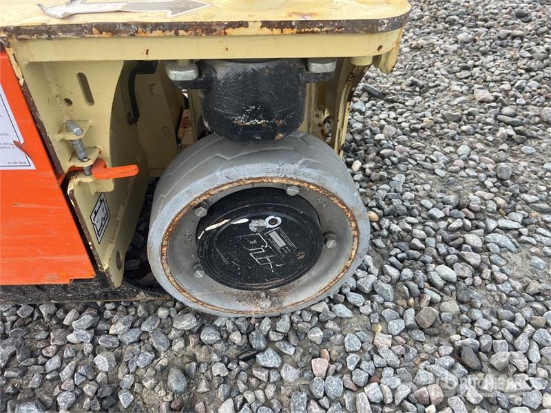 JLG 1230ES Vertical Mast Lift 垂直昇降型リフト